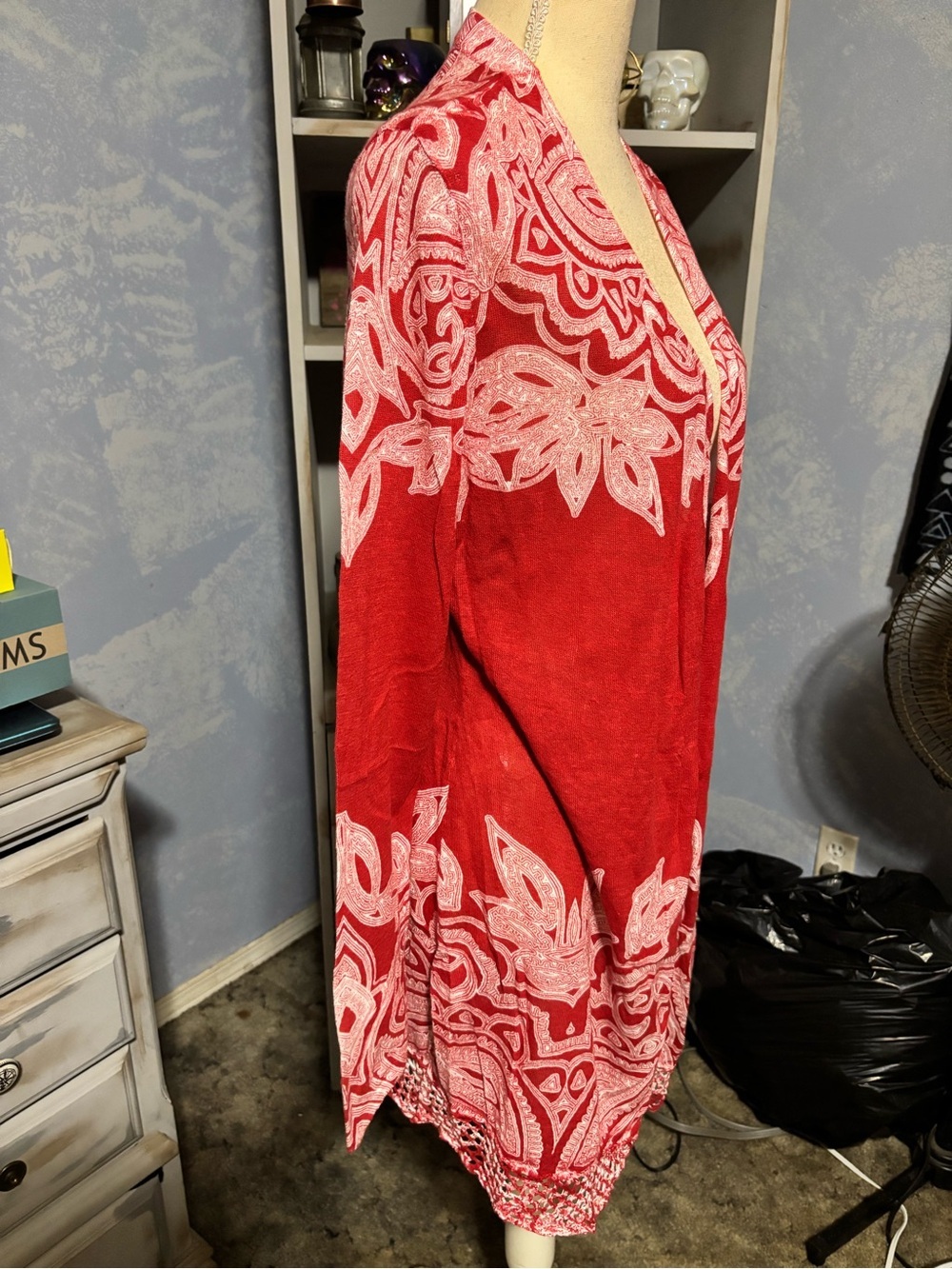 : Chico’s Dazzling Paisley Sweater Cardigan Red White Open Front Size 2 large - Picture 6 of 11